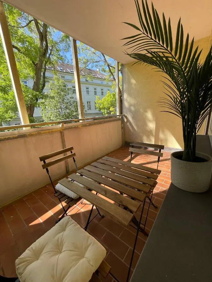 Ferienwohnung #Family & Friends# Ruhig, Gruen, Gleich In Der City Wien